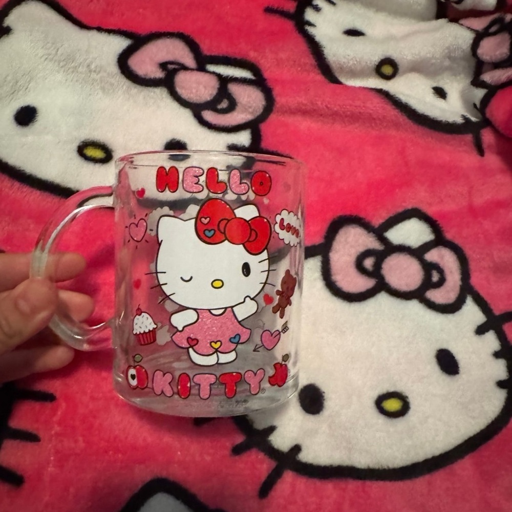Hello kitty glass mug